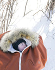 Gustine Housse et Poncho 3 en 1 pour le siège d'auto et porte-bébé En sortie Gustine baby carrier Pecan - col de fourrure non inclus