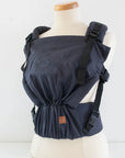 Gustine Porte-bébé Préformé Évolutif 8 à 45 lbs en Lin Portage Gustine baby carrier Élégance