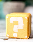 Savonnerie Bon Bain Bombe de bain Soins corporels Savonnerie Bon Bain Cube Jaune Mario ? - surprise à l'intérieur