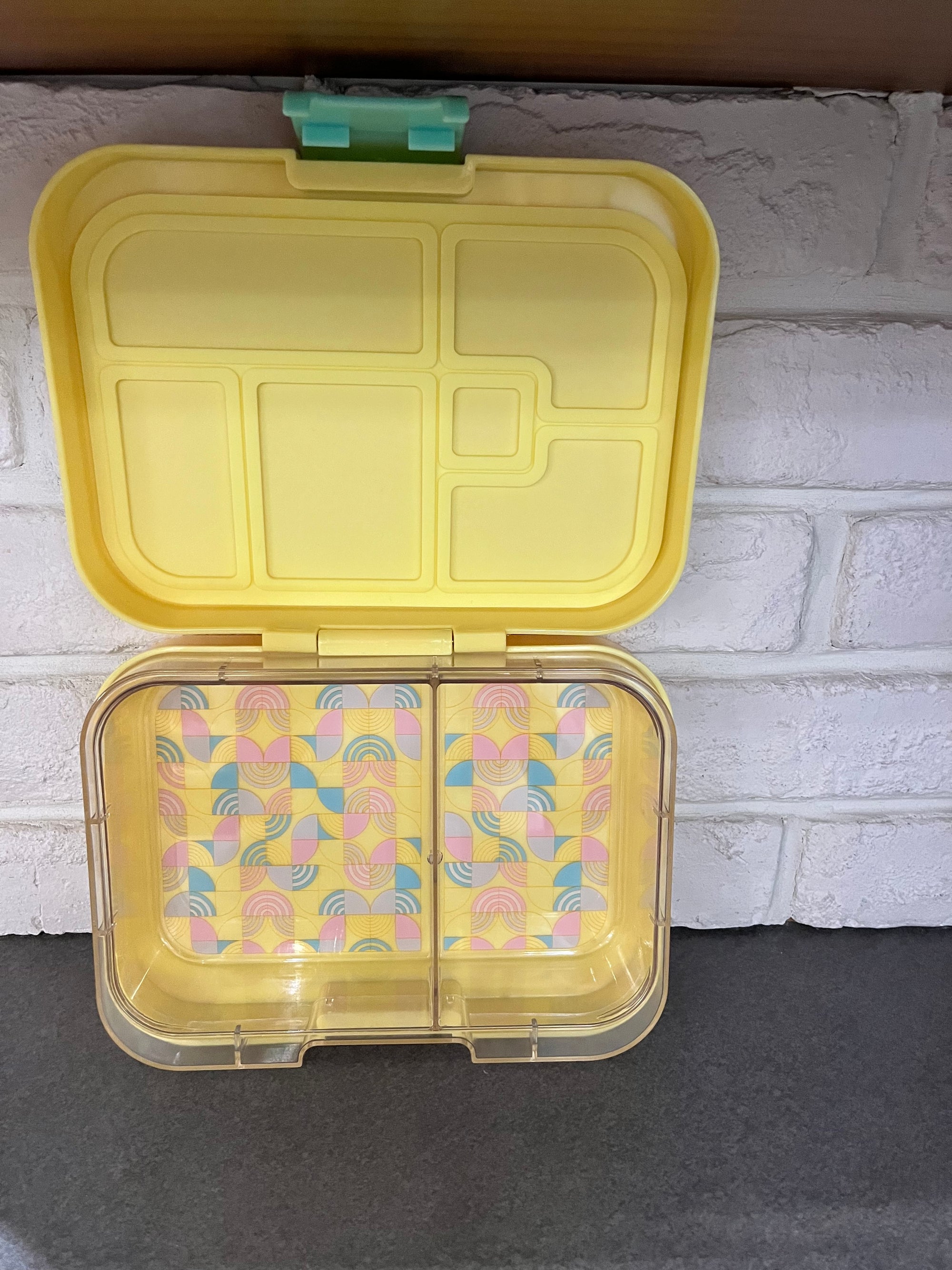 Munchbox Mega 2 MunchBox Yellow lemonade