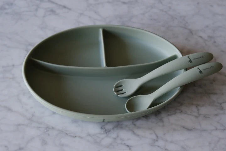 Micasso & Co Assiette à succion divisée en silicone Alimentation Micasso & Co vert sauge  