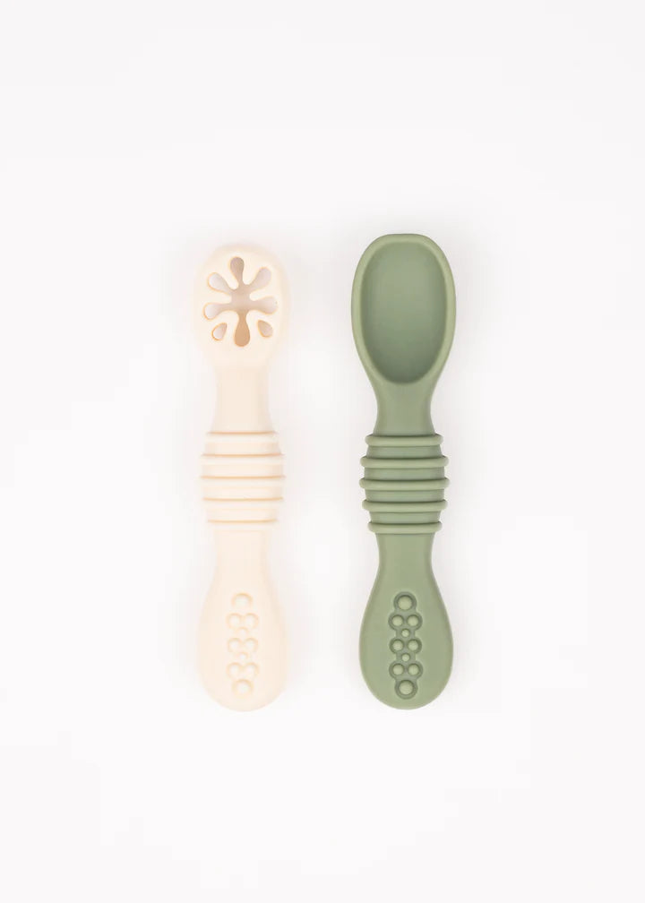 Micasso & Co Les cuillères d'apprentissage en silicone pour bébé Alimentation Micasso & Co Vert tendre et crème  