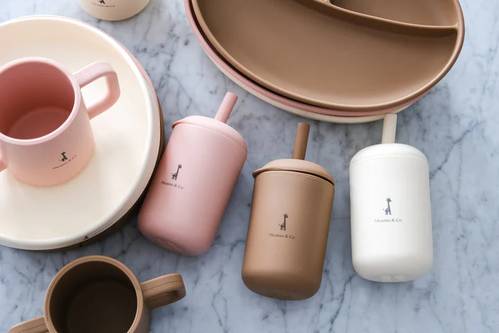 Micasso & Co Tasse Gobelet en silicone à paille et à bec Alimentation Micasso & Co Caramel  