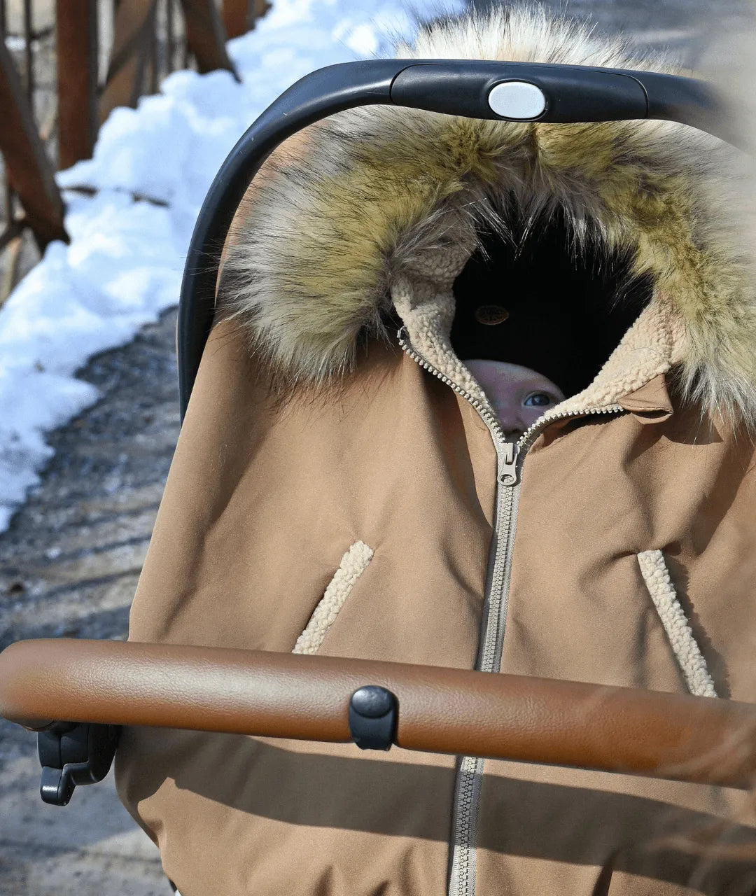 Gustine Housse et Poncho 3 en 1 pour le siège d'auto et porte-bébé En sortie Gustine baby carrier Teddy - col de fourrure non inclus