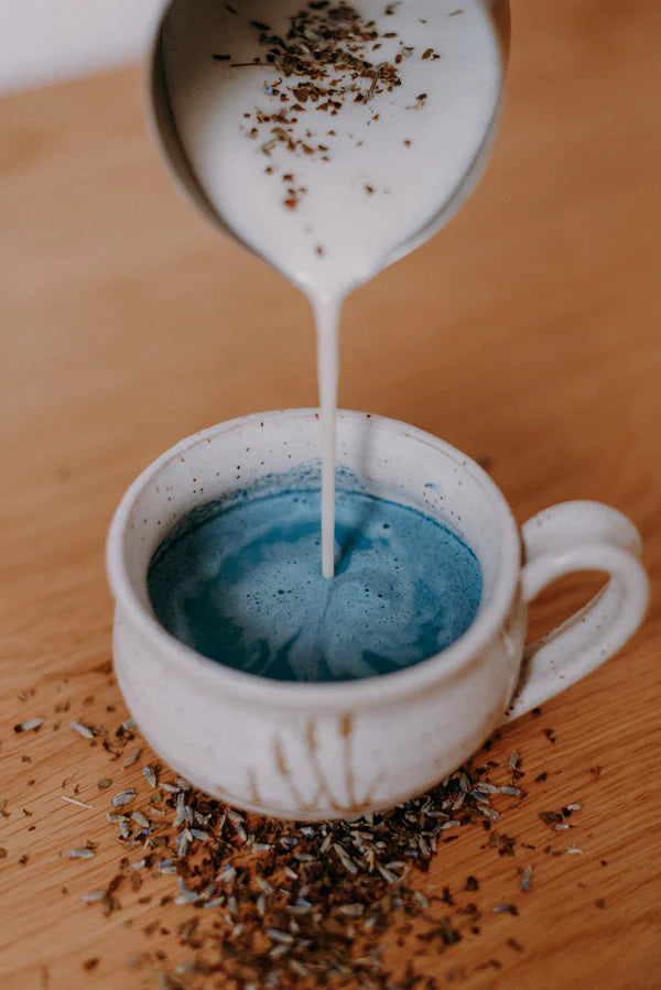 Les Mauvaises Herbes Latté nocturne bleu - Lavande et basilic sacré Soins corporels Les Mauvaises Herbes   