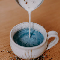 Les Mauvaises Herbes Latté nocturne bleu - Lavande et basilic sacré Soins corporels Les Mauvaises Herbes   